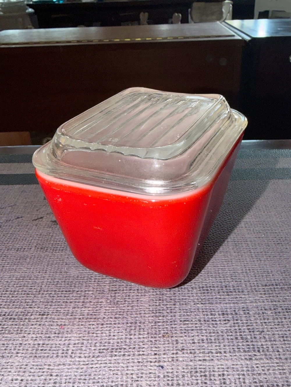 Vintage Pyrex red refrigerator dish - Picture 5 of 10